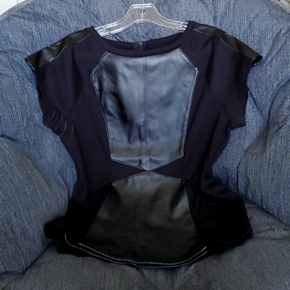 Worthington Sleeveless Pleated Black Blouse Size L